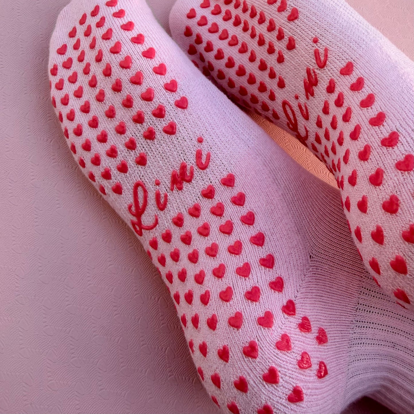 SELF LOVE – Lini Grip Socks | Pilates Socken rutschfest | Full Sole Grip & Bestickung