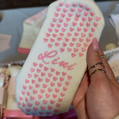 Rutschfeste Full Sole Grip Sohle der Pink Bow Pilates Socken von Lini